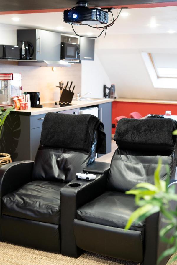 Capsule Cinema - Balneo Home Cinema Playstation 5 วาลองเซียนส์ ภายนอก รูปภาพ