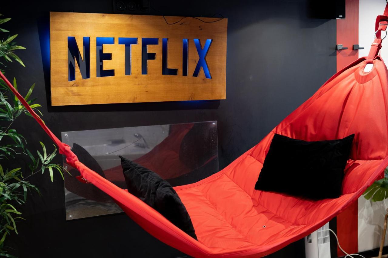 Capsule Cinema - Balneo Home Cinema Playstation 5 วาลองเซียนส์ ภายนอก รูปภาพ