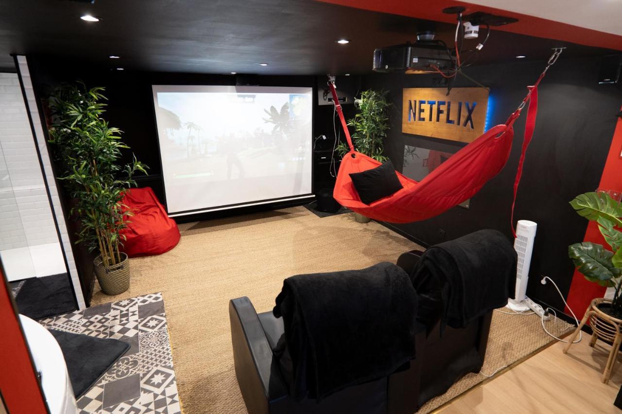 Capsule Cinema - Balneo Home Cinema Playstation 5 วาลองเซียนส์ ภายนอก รูปภาพ
