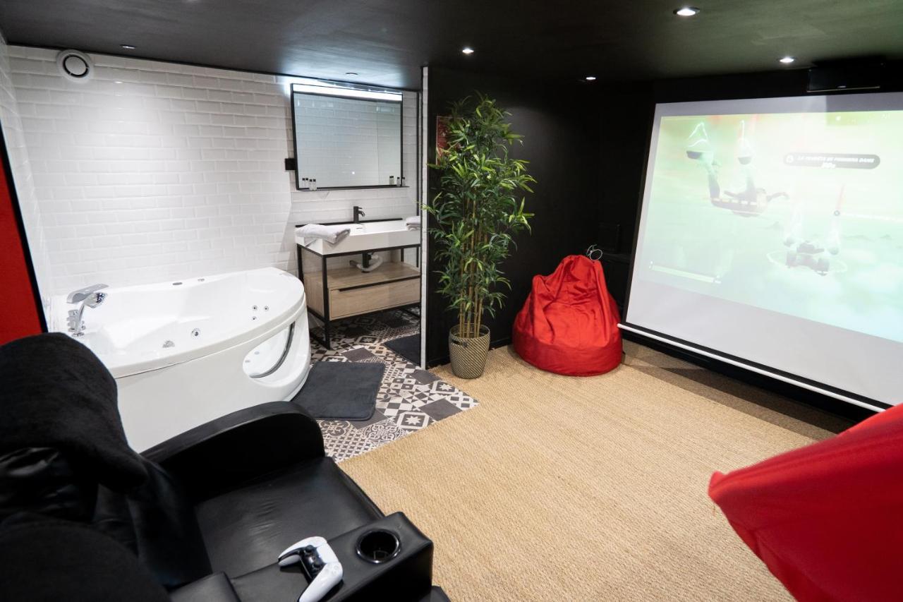 Capsule Cinema - Balneo Home Cinema Playstation 5 วาลองเซียนส์ ภายนอก รูปภาพ