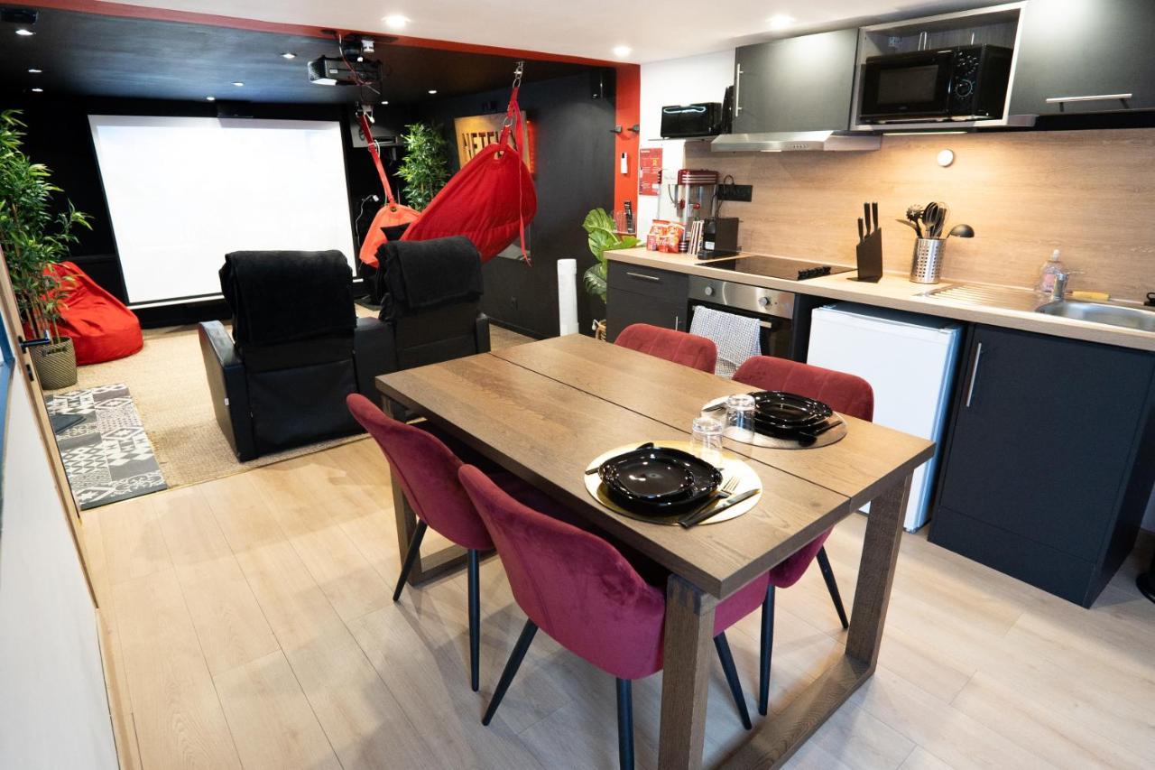 Capsule Cinema - Balneo Home Cinema Playstation 5 วาลองเซียนส์ ภายนอก รูปภาพ