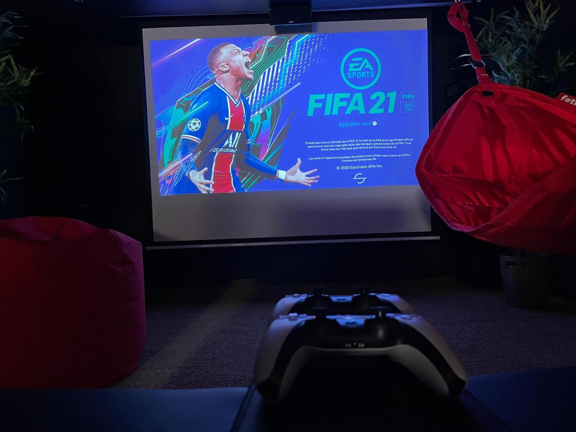 Capsule Cinema - Balneo Home Cinema Playstation 5 วาลองเซียนส์ ภายนอก รูปภาพ